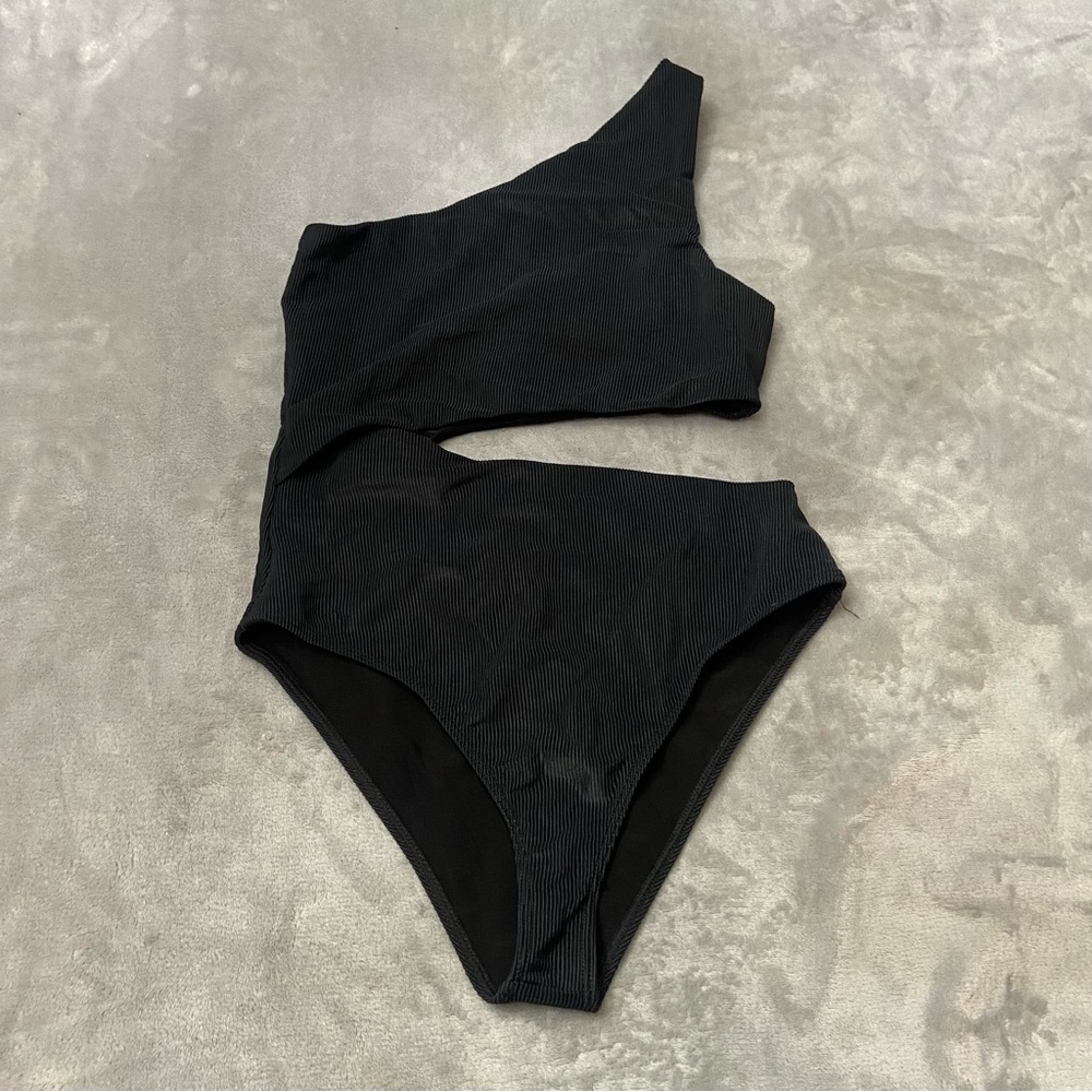 Beach Riot Black One-Shoulder One Piece - Picture 7 of 11